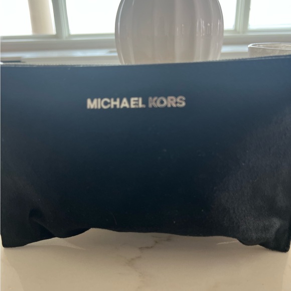 Michael Kors wristlet/ clutch black calf hair - Picture 2 of 9